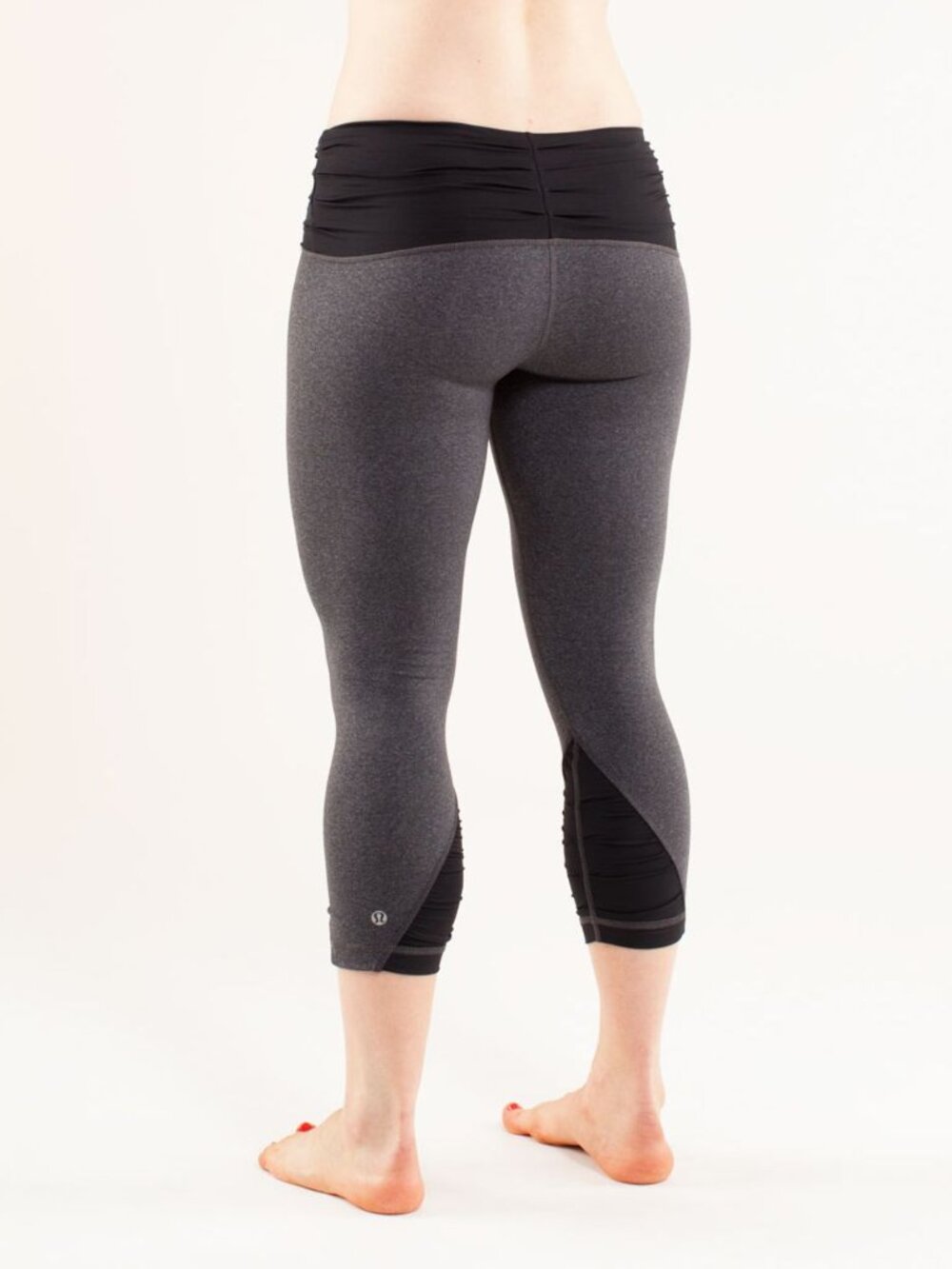 Lululemon Embrace Crop Heathered Deep Coal / Deep Coal yoga athletic size 6